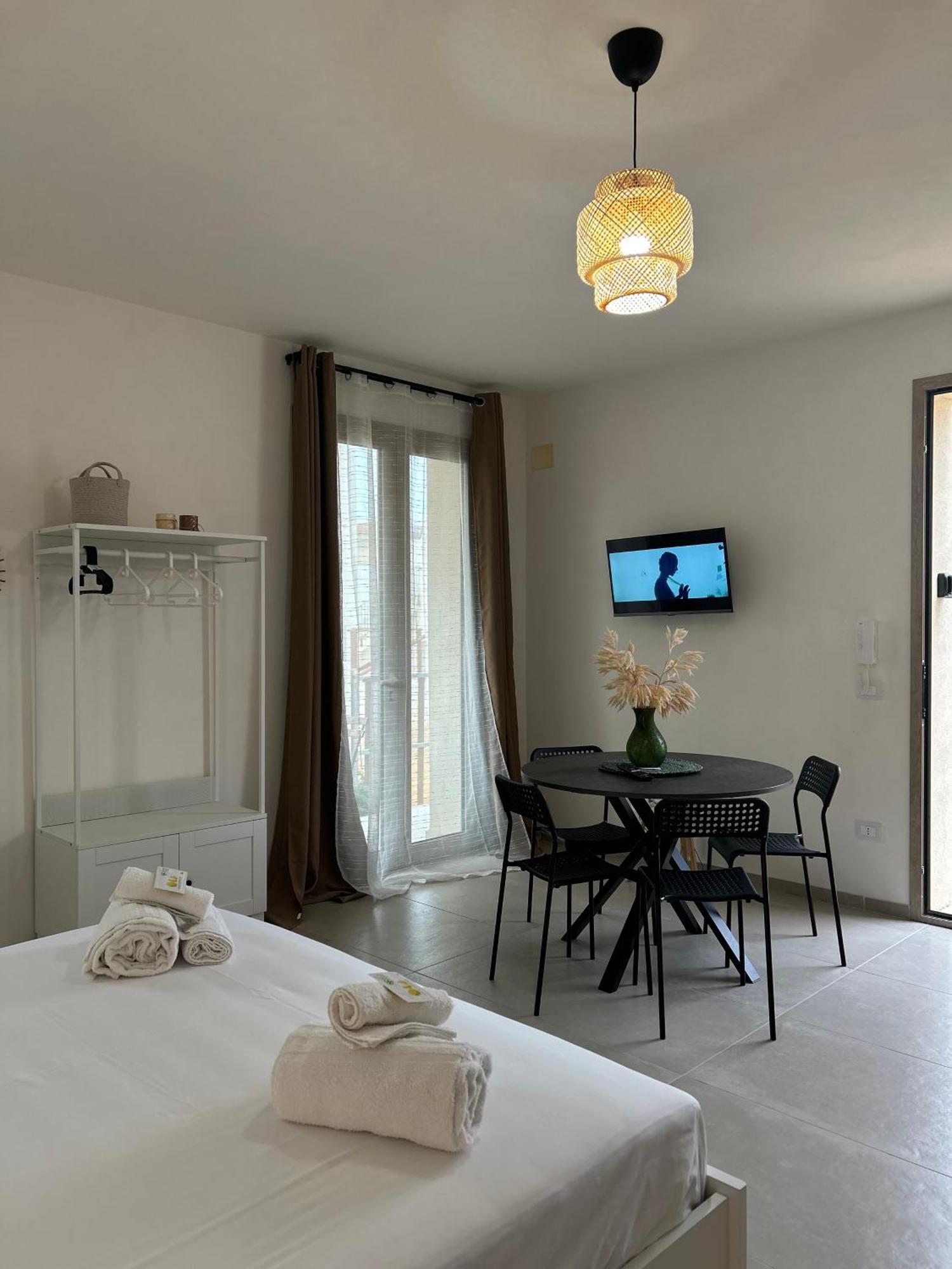 Anemos Apartments Marsala Bagian luar foto